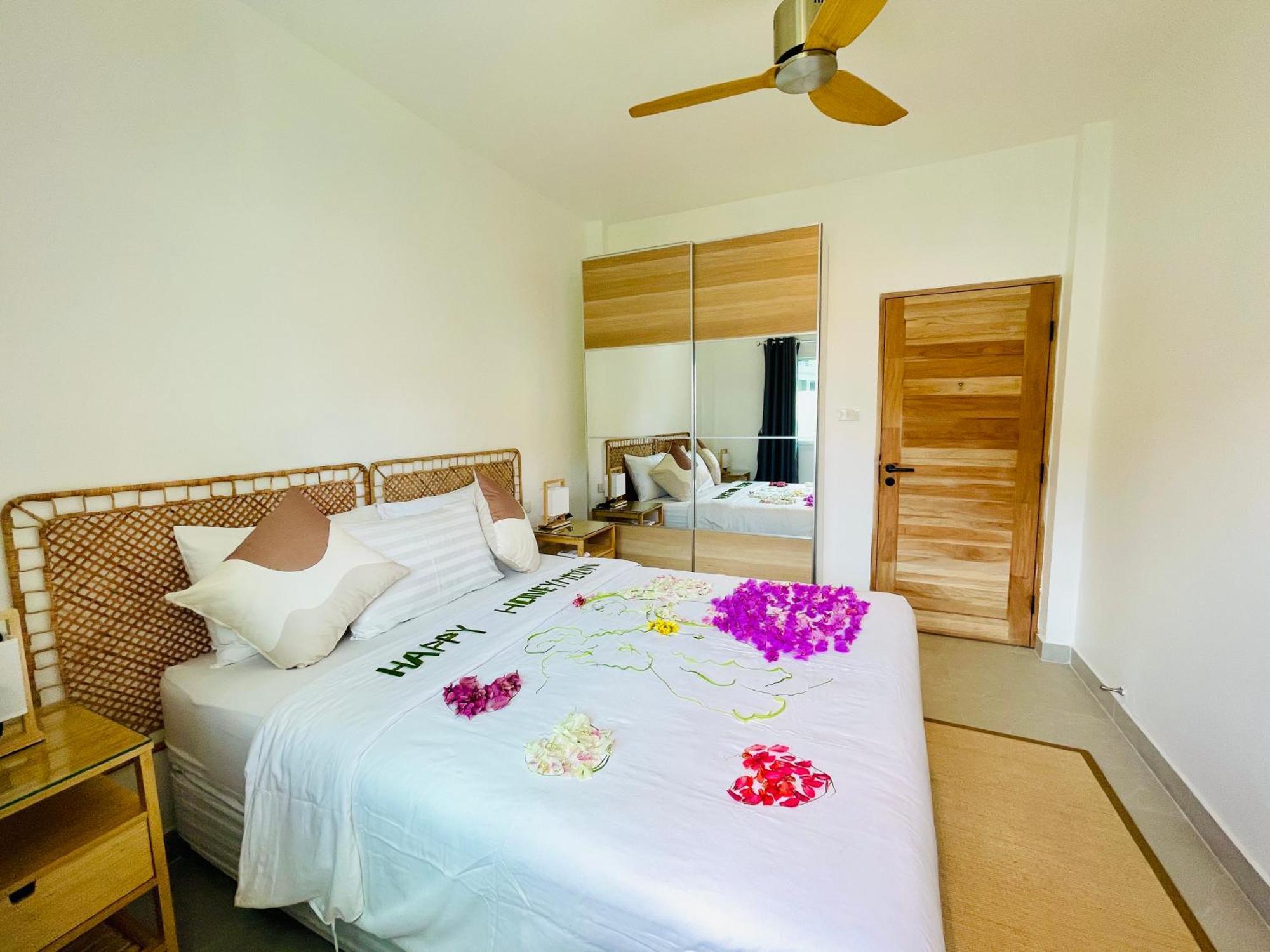 Baan Saint-Tropez Seaview Villas Kata Beach المظهر الخارجي الصورة